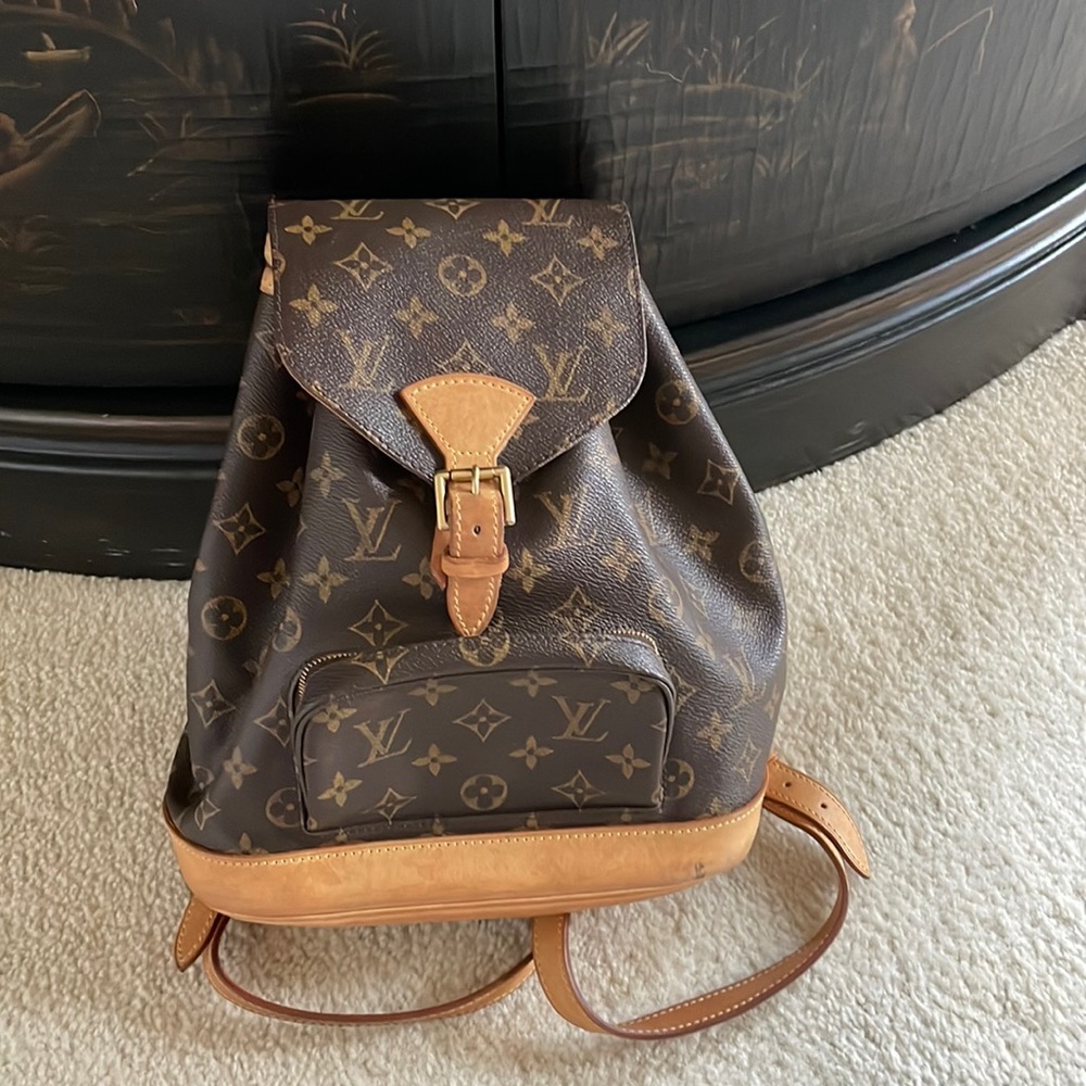 Authentic Louis Vuitton Montsouris MM Monogram Canvas Backpack